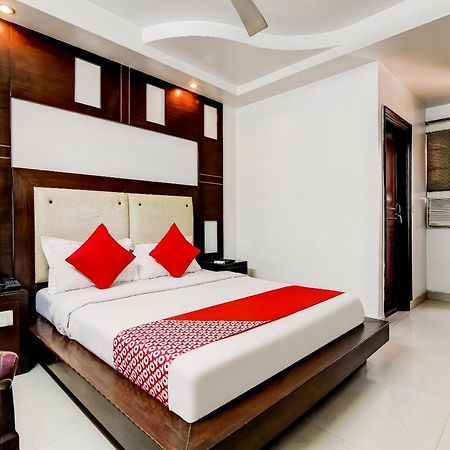 Oyo 7781 Hotel Sai International Ню Делхи Екстериор снимка