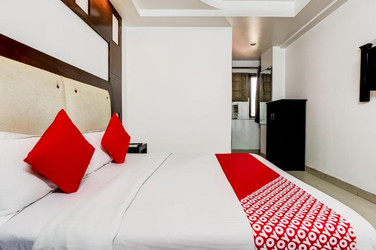 Oyo 7781 Hotel Sai International Ню Делхи Екстериор снимка