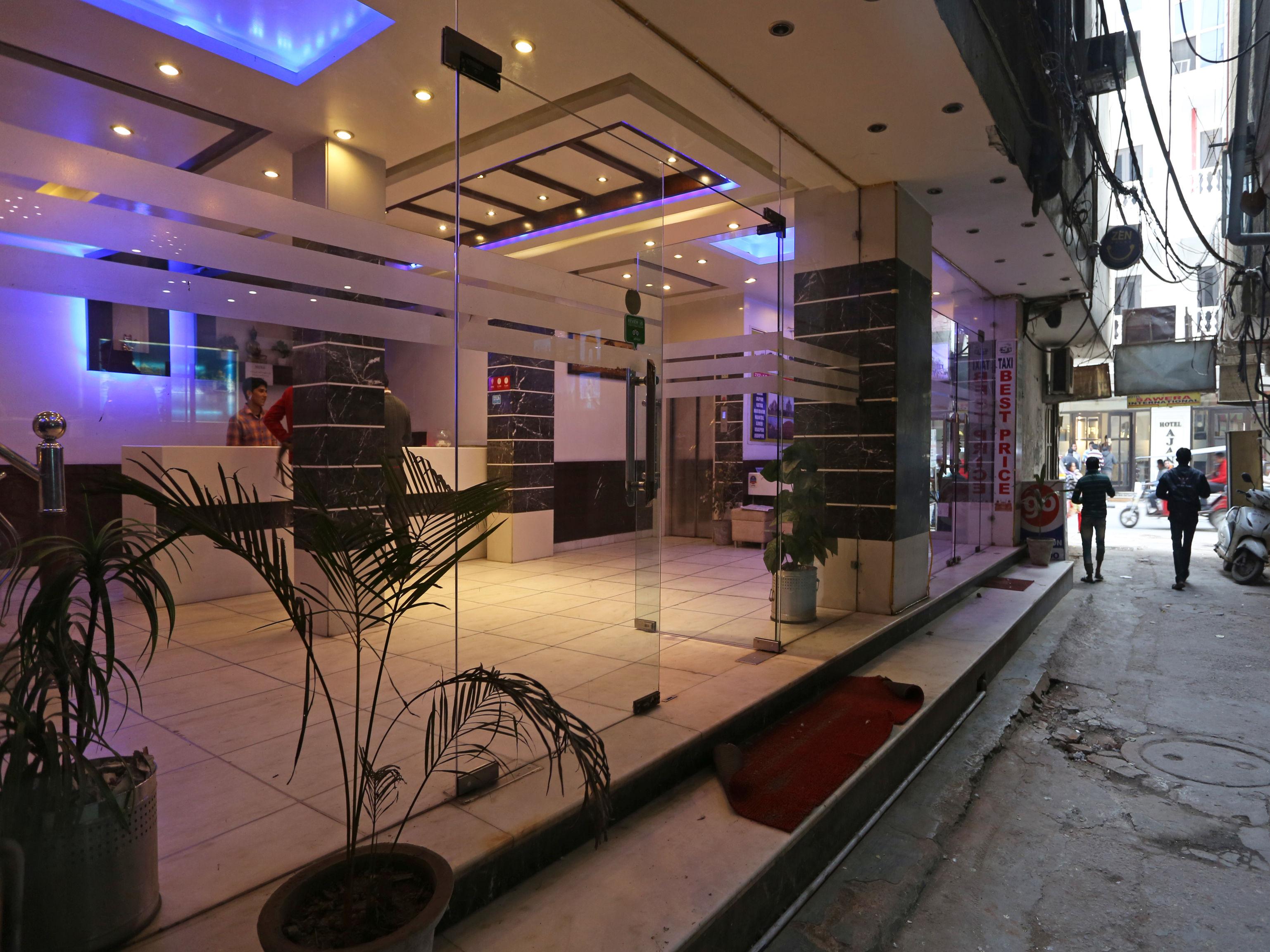 Oyo 7781 Hotel Sai International Ню Делхи Екстериор снимка